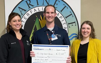 $10,000 GRANT PRESENTED